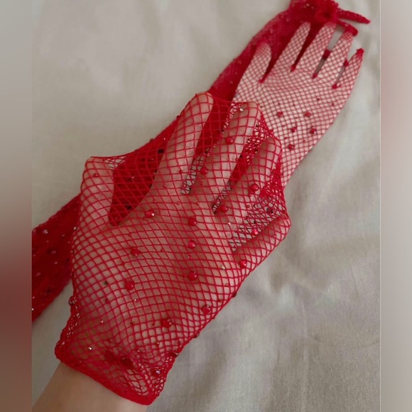 Long Red Mesh Gloves Costume - Picture 1 of 2